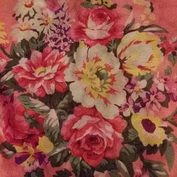 Beautiful Floral Silky Robe 🌼🌸🌻🌹 - Picture 6 of 7